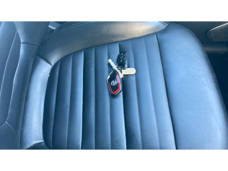 MG Hs 1.5 T-GDI Exclusive 5dr DCT Petrol Hatchback